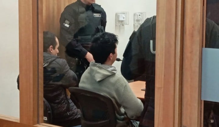 Carabineros detiene a dos sujetos tras intento de robo a empresa de encomiendas