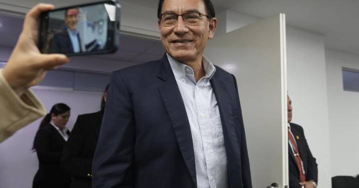 Juez de Perú ordena cárcel preventiva por cinco meses para el expresidente Martín Vizcarra