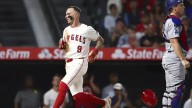 Zach Neto brilla con dos jonrones y Angels humillan a Dodgers en el Freeway
