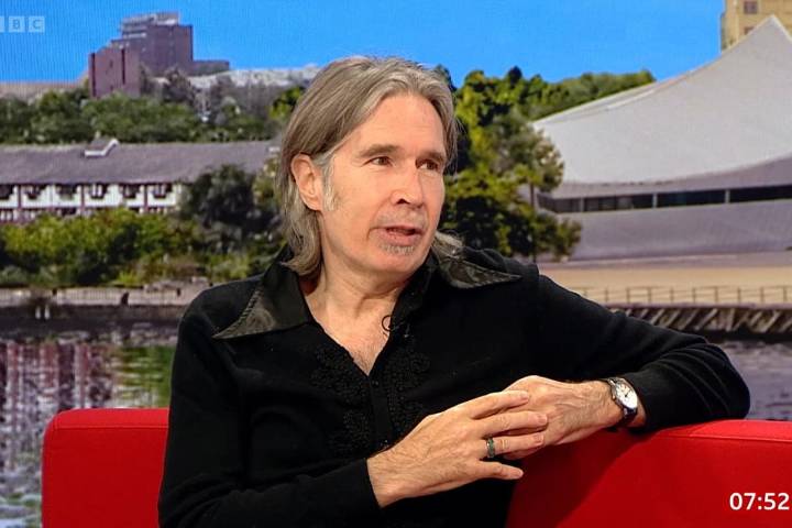 Del Amitri’s Justin Currie says Parkinson’s is making playing guitar ‘very hard’