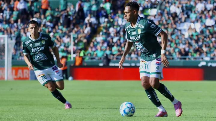 Club León recibe a unos sufridos Gallos Blancos