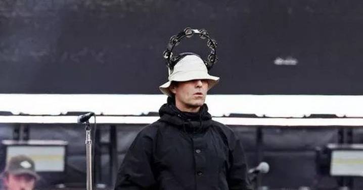 Moment Liam Gallagher slams Edinburgh Council in angry jibe live on stage