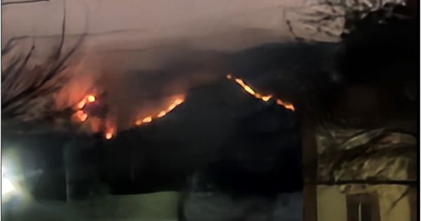 [URGENTE] Se prendió fuego un cerro en Salta: cientos de familias en peligro