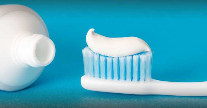 ¿Te lavarías los dientes con una pasta hecha de cabello? Científicos creen que podría reparar el esmalte dental