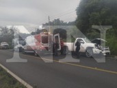 CAMIONETAS SE TOPARON DE FRENTE, ACUDIÓ AL AUXILIO PC DE XALISCO