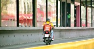 Rotularán motos y cascos para apps; prueba piloto