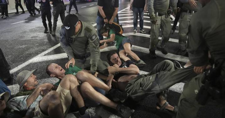 Israel's growing frustration over the war in Gaza erupts in nationwide protests