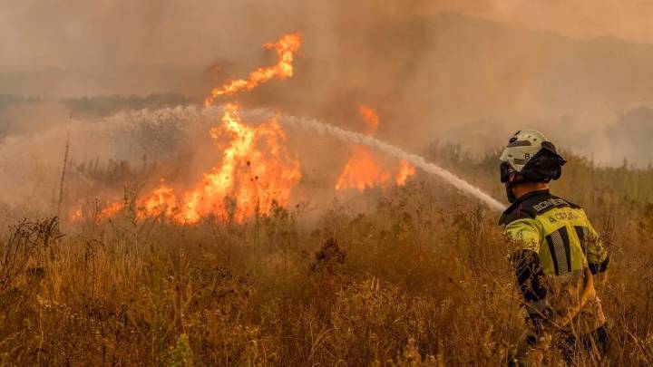 UGT denunciará y llevará ante Inspección las condiciones de los bomberos forestales