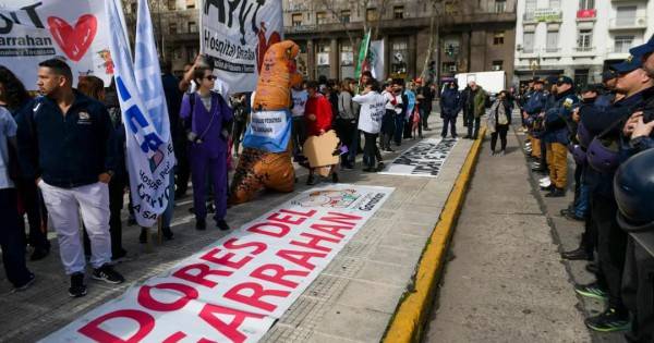 Trabajadores del Garrahan, Vialidad, el INTI y Transporte se movilizan este jueves al Senado