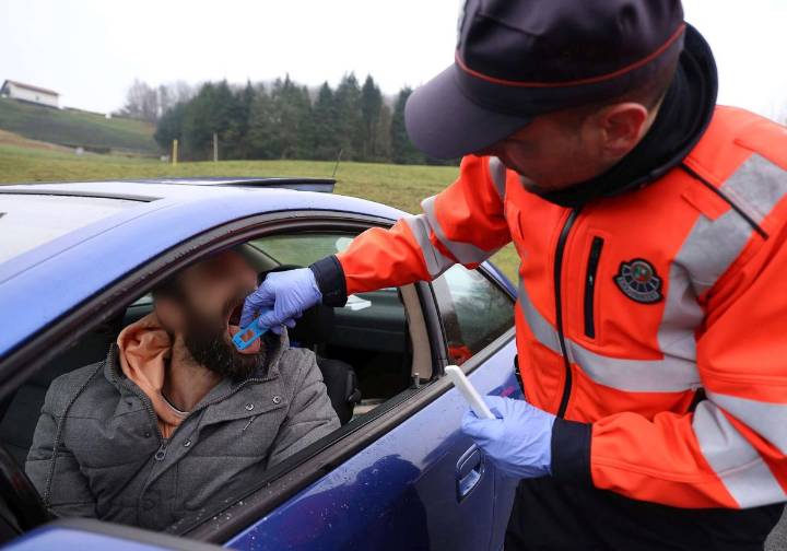 Ocho de cada diez infractores de tráfico en Gipuzkoa dan positivo en alcohol o drogas