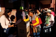 Inicia la jornada de votación en Bolivia para elegir a presidente y renovar el Legislativo
