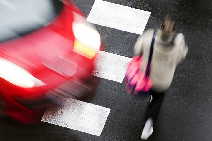 ¿Qué hacer si encuentras un paso de peatones al conducir?