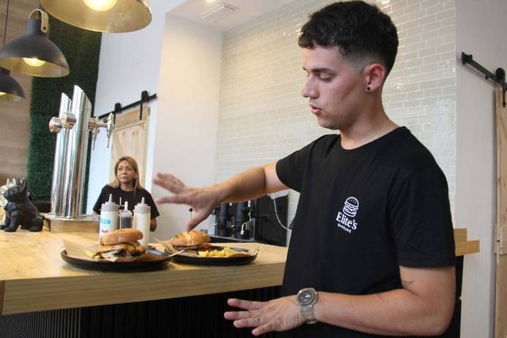 El nuevo rincón gastronómico de Alcázar que promete “hamburguesas dignas de dioses”