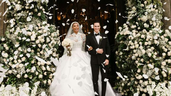 21 Wedding Arch Ideas to Transform Your Ceremony Setting
