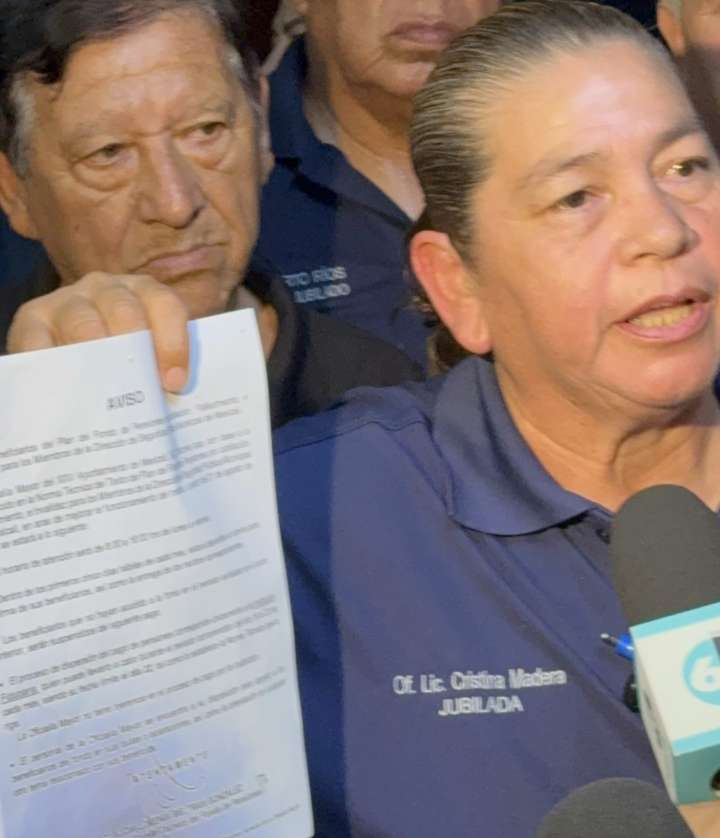 Policías jubilados manifiestan retraso en sus pagos desde hace 3 meses