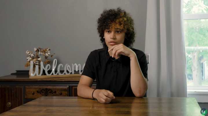 Buffalo Wild Wings Facing Discrimination Complaint After Teen Forced to ‘Prove’ Gender in Bathroom