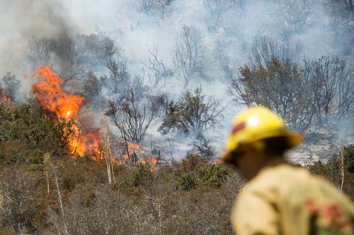 Ola de calor en el sur de California eleva peligro de incendios