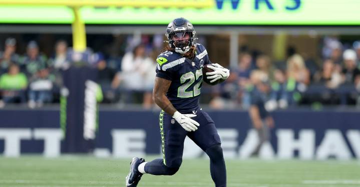 Seahawks rookie draft picks Damien Martinez, Ricky White III heading to practice squad