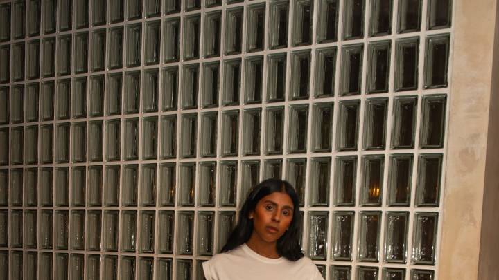 These Delicate Midi-Skirts Are The Coolest Thing To Wear With Flip