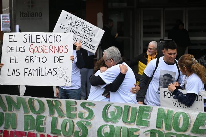 Fentanilo mortal. Las familias de las víctimas celebran las detenciones, pero piden investigar “una cadena de negligencias”