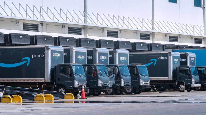 Amazon’s Grocery Gambit: Turning Strawberries Into Value (NASDAQ:AMZN)
