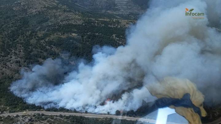Dos incendios forestales en Castilla-La Mancha movilizan a más de 200 efectivos