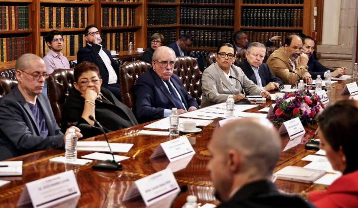 INE y Presidencia impulsan reforma para fortalecer el sistema electoral