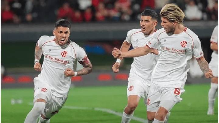Barracas Central ganó en Rosario y agudizó la crisis de Newell's