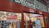 Colocan sellos de embargo en Al Súper y aun así continúa abierta