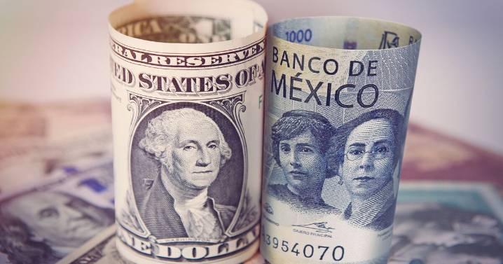 El peso y la Bolsa caen a la espera de datos económicos de Estados Unidos