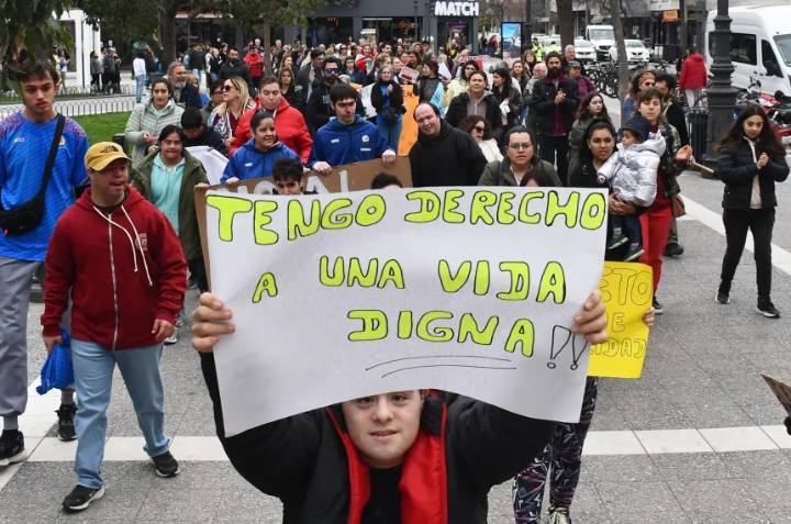 Revés para el Gobierno: la Justicia declaró inválido el veto a la Ley de Emergencia en Discapacidad