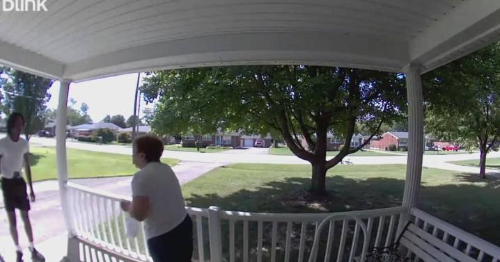 'He’s not scaring me' | Louisville grandmother describes assault on front porch