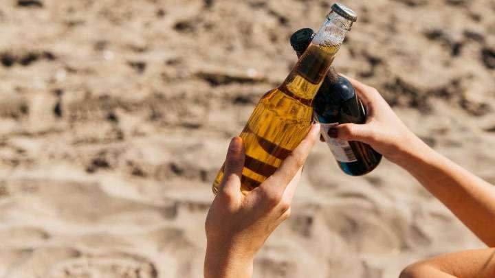 ¿Es la cerveza la mejor forma de hidratarse en verano? Esto es lo que dice la nutricionista