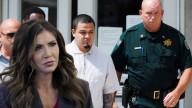 Liberan a Kilmar Abrego; Kristi Noem amenazó de deportarlo si salía con libertad condicional