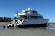 U.S.-flagged vessel finds itself stranded on Parksville beach