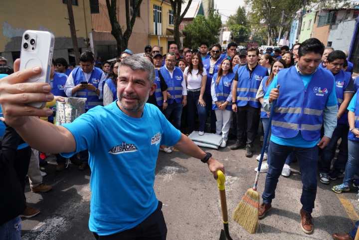 Mauricio Tabe encabeza jornada antibaches en Miguel Hidalgo; buscan reparar mil 700 afectacion...