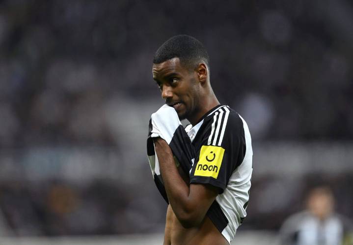 Eddie Howe insists Alexander Isak could stay at Newcastle, 'all options' remain open