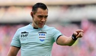 Marco Ortiz volverá a pitarle al América a pesar del polémico penalti en contra de Chivas