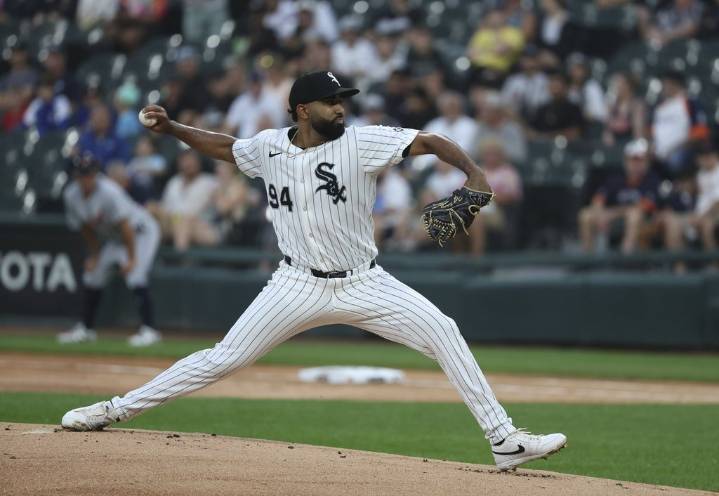 White Sox score five in fifth inning to beat Tigers 9