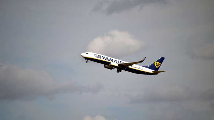 UGT convoca una huelga en el 'handling' de Ryanair en todas sus bases españolas a partir del 15 de agosto