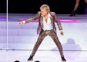 Rod Stewart delivers infatuating night of elegant rock at farewell Michigan show