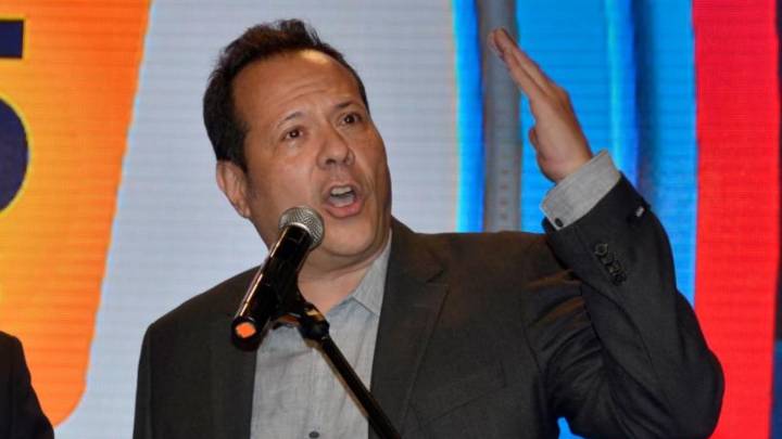 El cantante del gol entraría en política: lanzan movimiento Fuera para el Congreso