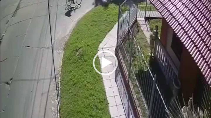 Un automovilista atropelló a un ciclista en Banfield: está grave