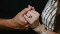 Compromiso de Taylor Swift: ¿cuánto cuesta el anillo que le dio Travis Kelce?