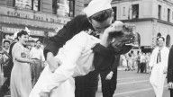 In Times Square, 80 years ago, a sailor and a nurse kissed WW II goodbye