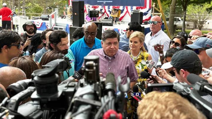 Pritzker signs law expanding lawsuit protections for Illinois news media