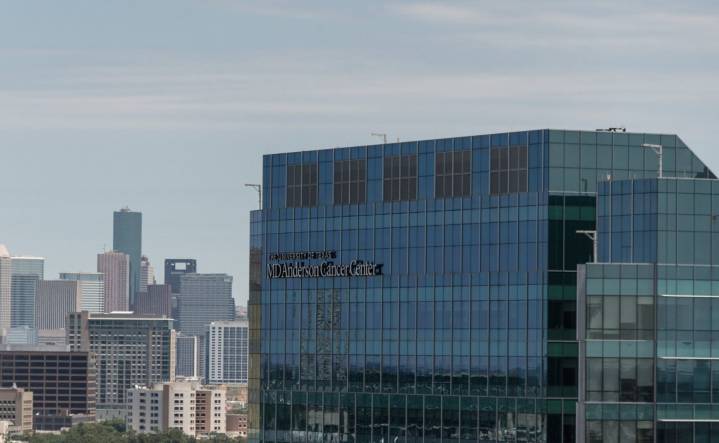 Hombre de China intentó robar información científica de MD Anderson