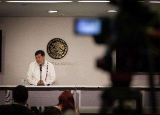 Fernández Noroña cuestiona salud mental de Alito Moreno tras denuncia contra Maduro