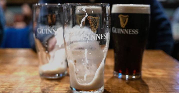 Pub-goer orders Guinness with a glass of water and is livid to see what arrives