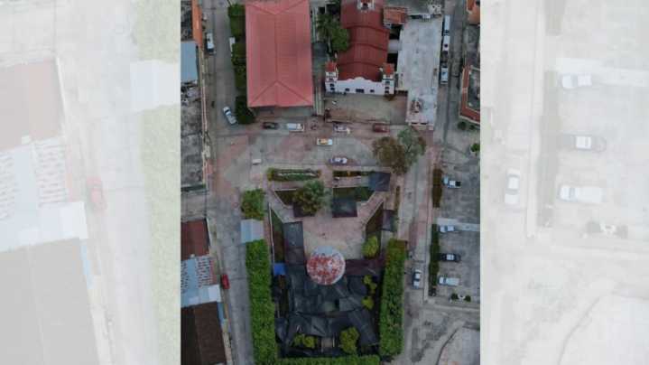 Entre lazos, nailon y comercio luce el centro de Jaltocán